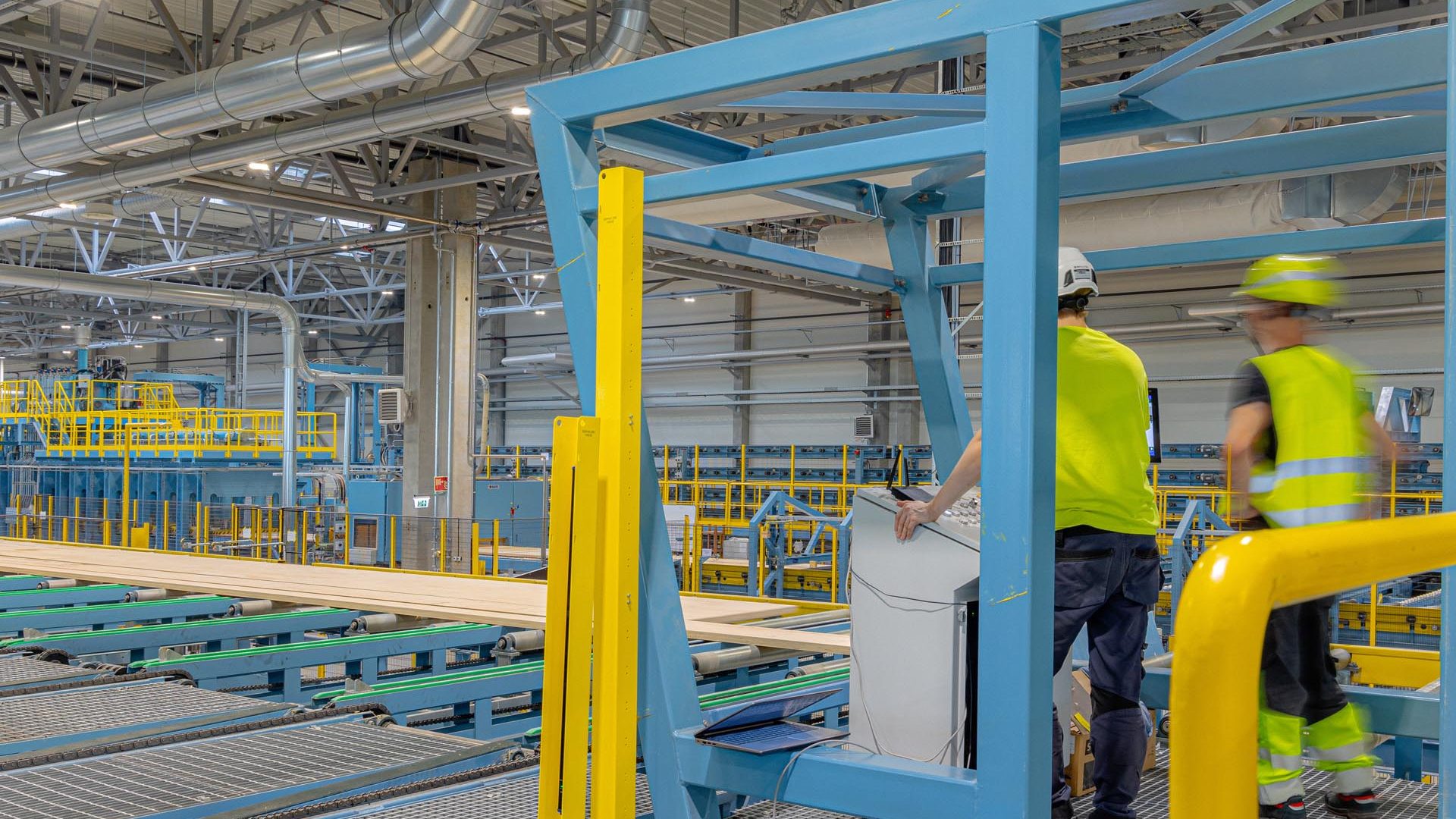 Engineered_wood_factory_in_Europe_engineered_wood_glued_particle_boards_PB_I_JOIST_LVL_factory_factories_located_in_Europe_in_Lithuania_VMG_LIGNUM_of11-aspect-ratio-1920-1080