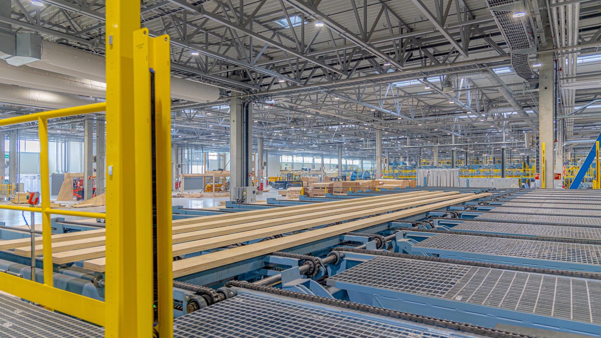 Engineered_wood_factory_in_Europe_engineered_wood_glued_particle_boards_PB_I_JOIST_LVL_factory_factories_located_in_Europe_in_Lithuania_VMG_LIGNUM_of12-aspect-ratio-1920-1080