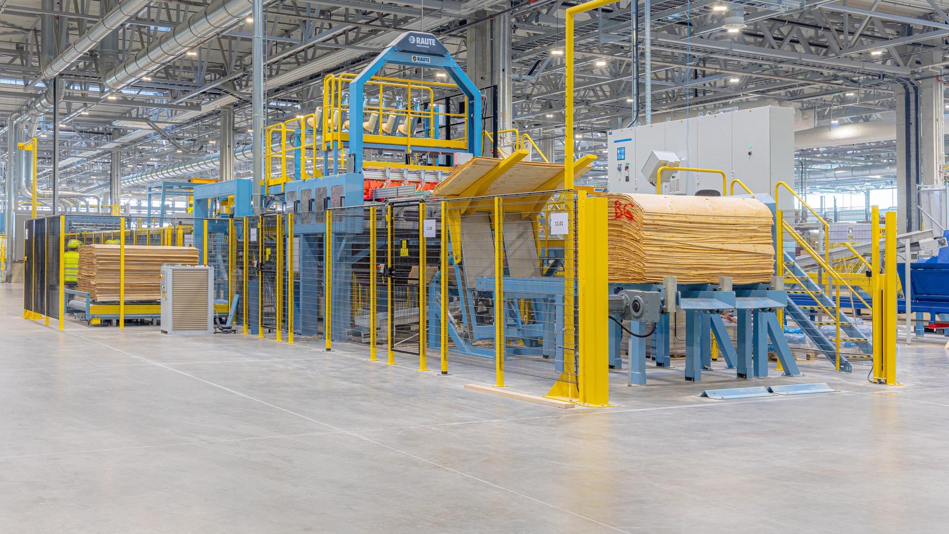 Engineered_wood_factory_in_Europe_engineered_wood_glued_particle_boards_PB_I_JOIST_LVL_factory_factories_located_in_Europe_in_Lithuania_VMG_LIGNUM_of9-aspect-ratio-1920-1080